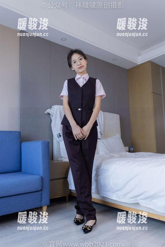 BoBoSocks袜啵啵-小奶熊 BoBoSocks袜啵啵 - 小奶熊最新作品集:厚肉丝,想问她是自己整的还是找的?