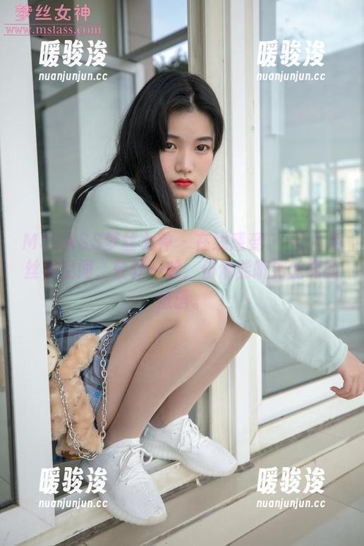 MSLASS梦丝女神 - 在线感受玥玥的白色丝袜空间，轻轻一触，仿佛能听到丝绸的低语。