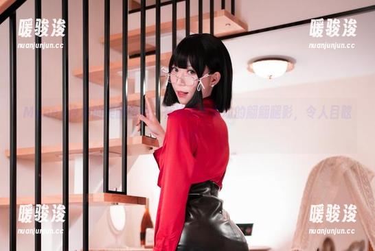 Money冷冷 Money冷冷的美腿图包:在冷风中舞动的翩翩腿影,令人目眩神迷
