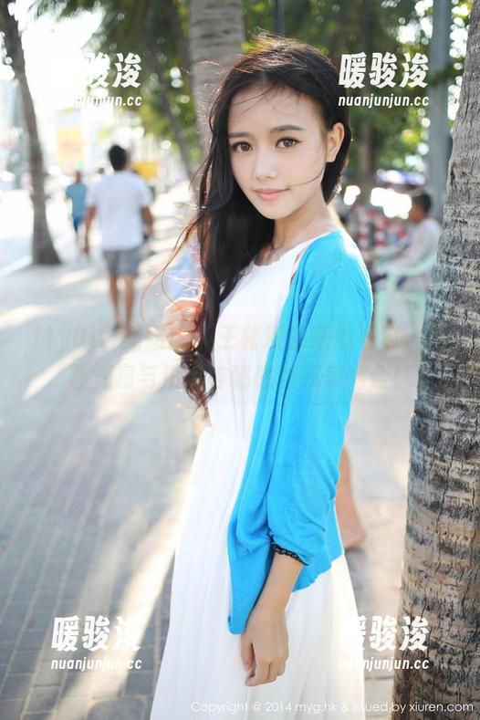 MyGirl美媛馆-王馨瑶 MyGirl美媛馆 - 王馨瑶的灰丝写真,青春气息与淡淡神秘感的完美结合!
