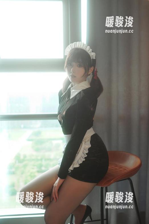 最新！Natsuko夏夏子逸仙膏发凝脂套图，头发好像真的可以和她的身材一起散发光芒啊！