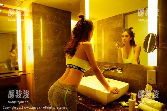 TGOD推女神 - 王明明在海边的私密瞬间，写真集资源不容错过！