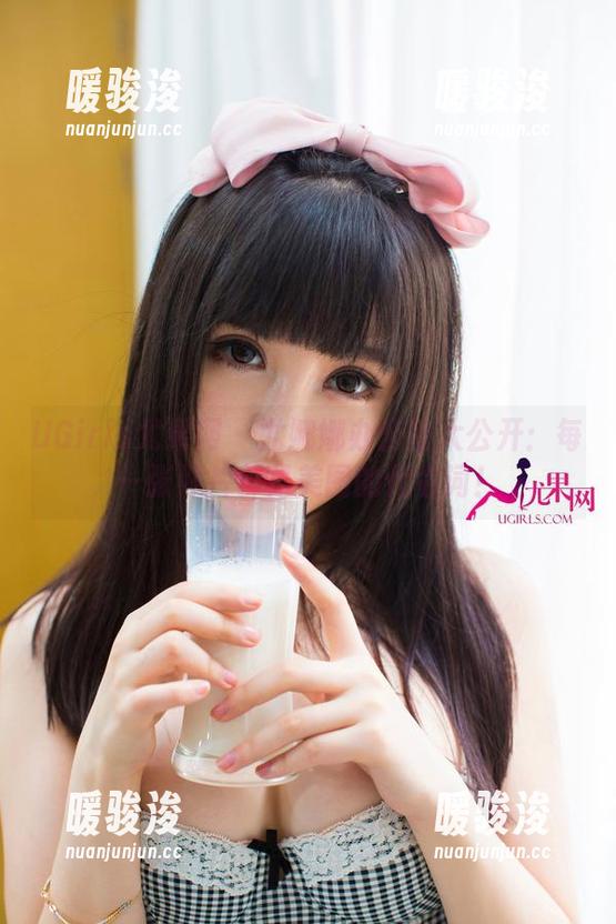 UGirls尤果网 - 尤娜娜办公室大公开：每一张照片都是美图的代名词！