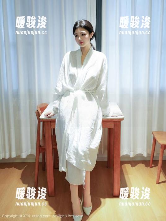 Xiuren秀人网 - 周思乔Betty的长腿图集，福利就藏在那迷人的弧线里，嘿嘿