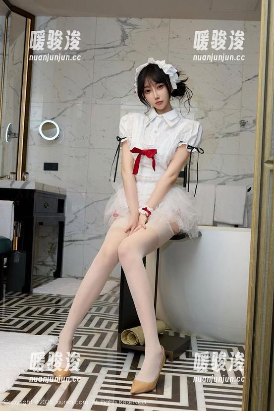 Xiuren秀人网-小樱koko Xiuren秀人网 - 透过小樱koko的镜头,女王的美图让你一秒成为崇拜者