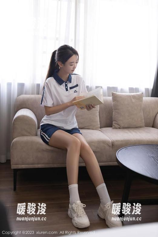 Xiuren秀人网 - 图册里的纯白：程程程的光线游戏玩得真溜