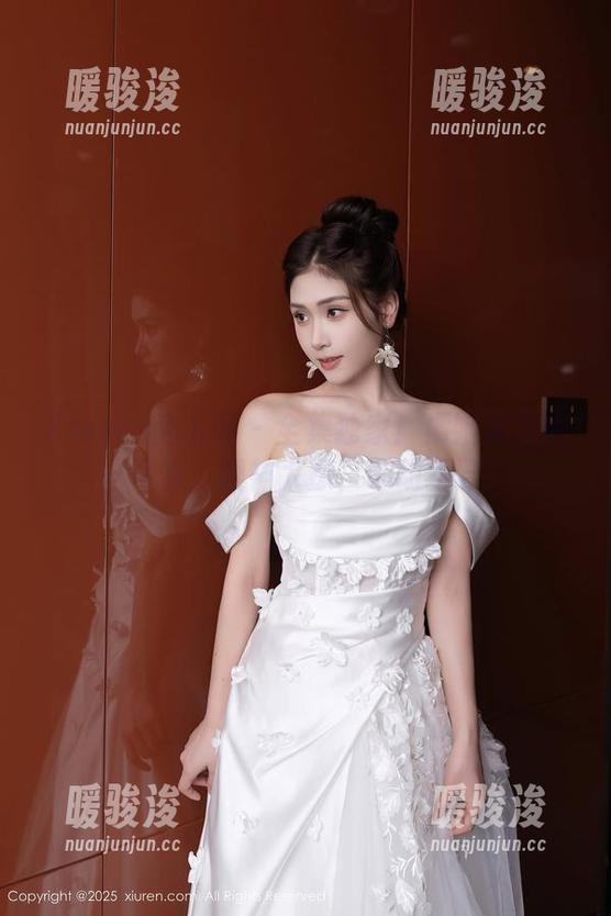 Xiuren秀人网-虞姬儿 Xiuren秀人网 - 全集独家!虞姬儿自拍写真,眼神太撩,心动不已