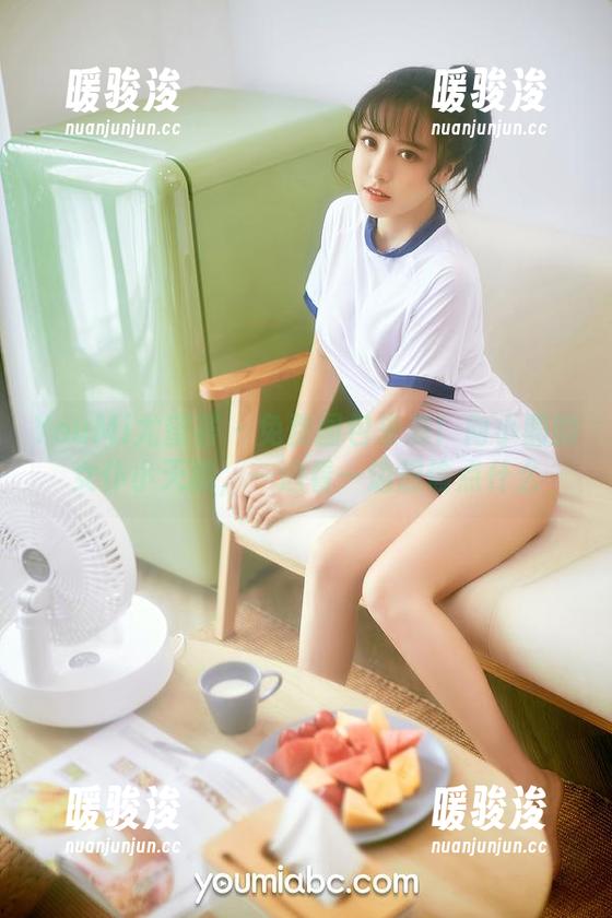 YouMi尤蜜荟 - 免费图包来袭！向小圆的女仆小天鹅，一边看一边想偷点什么