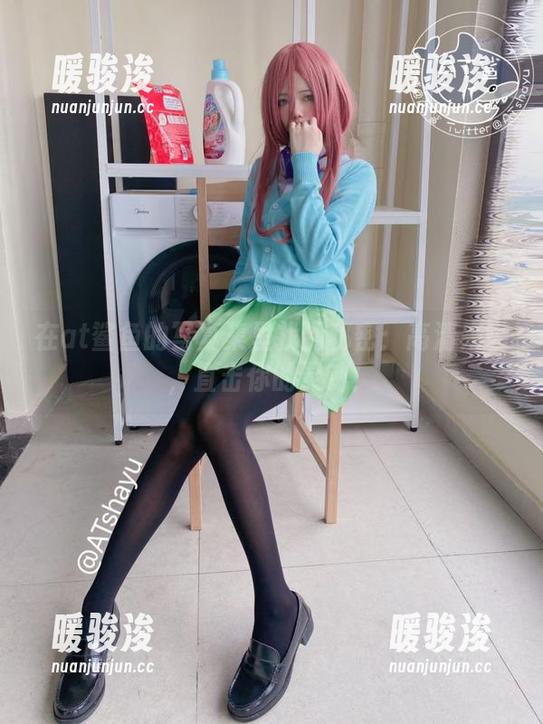 在at鲨鱼的写真集里找到秘密：高清来袭，直击你的灵魂！