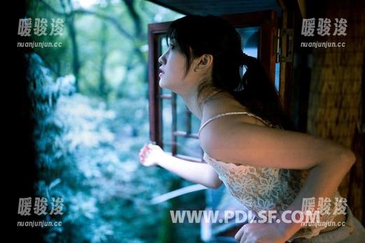 partycat轰趴猫 - 达人现身：在线探秘陈雅漫的连衣裙合集，感受时尚是种奢侈