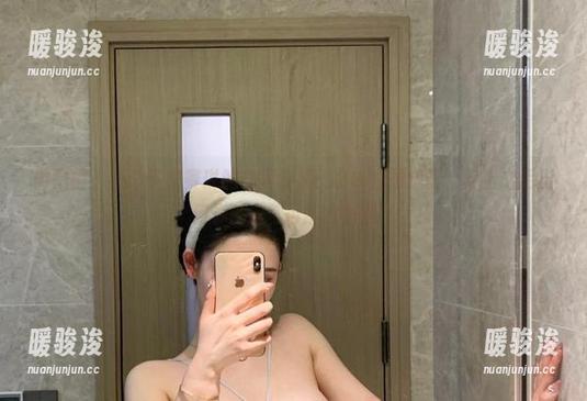 不爱笑的赛琳 微密圈 - 不爱笑的赛琳的白裙分享:小编必须提醒,穿上之后出门你的自信可能会暴涨!