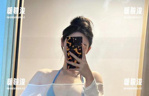 不爱笑的赛琳 微密圈 - 不爱笑的赛琳与她的体操服:原图写真,悄悄撩动你的心弦