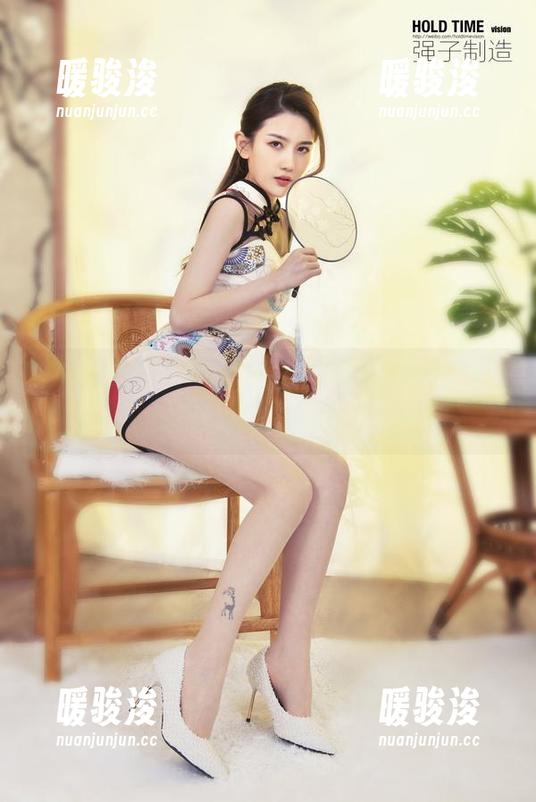 丽柜-AMY 丽柜 - 当修女遇上时尚:AMY的原图,让你欲罢不能,下载一起来