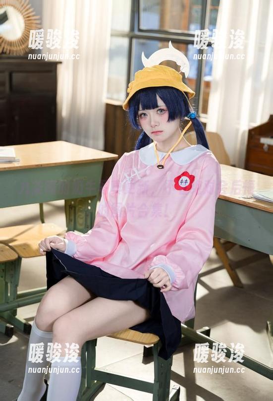 九柒喵的奶牛写真更新，不看绝对会后悔的图片合集！