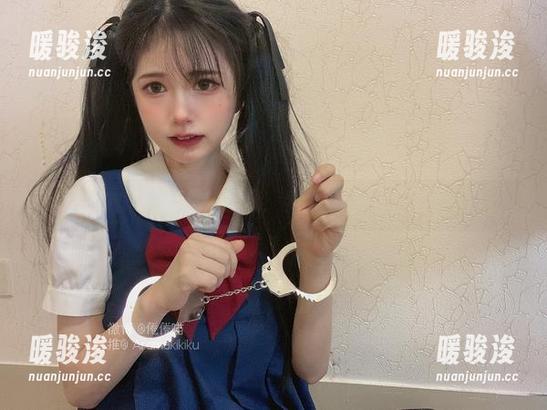 倦倦喵 白睡衣下的倦倦喵全集:梦境与现实的微妙交织