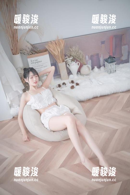 一起来泳池吧，周叽是可爱兔兔的作品在网盘等你来欣赏！
