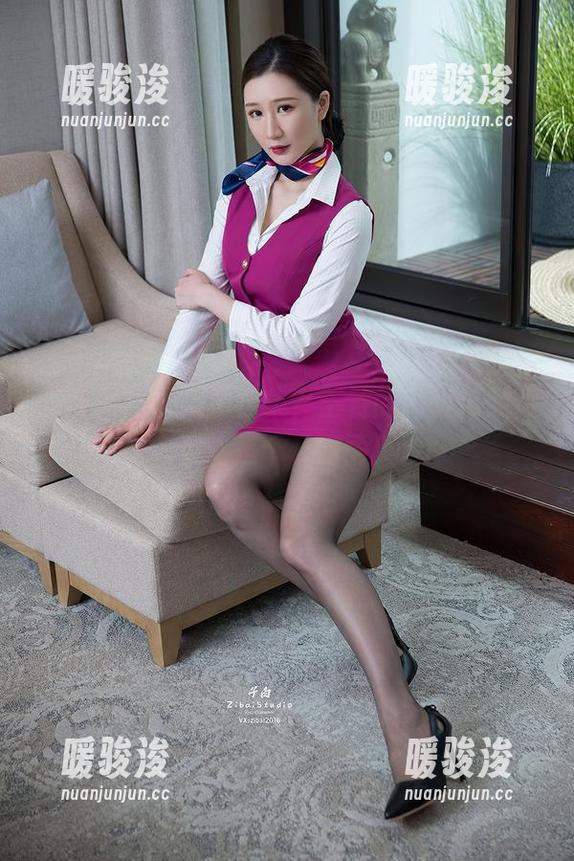 头条女神 - 免费合集？王竹的高跟鞋照，果然是个及时雨！