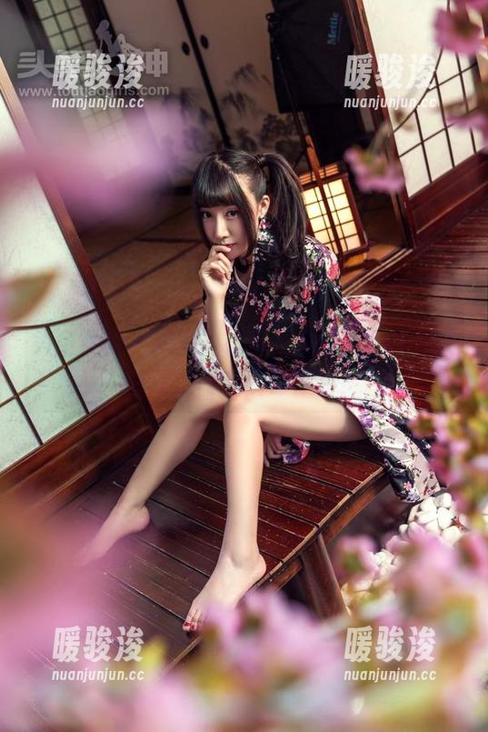 头条女神 - 姐姐的镜头，作品的韵味：罗蔓蒂的写真资源漫游！