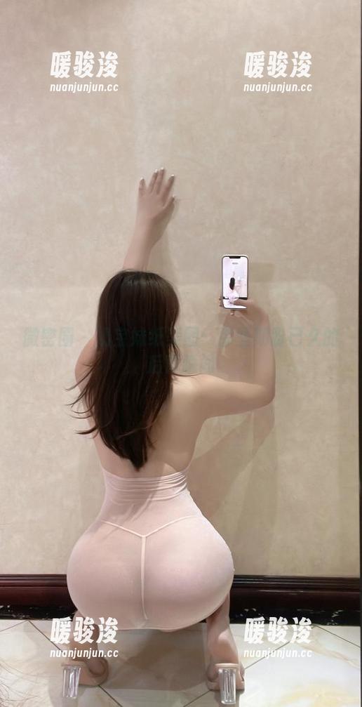 微密圈 - 奶宝妹纸美图：那些期盼已久的后背瞬间