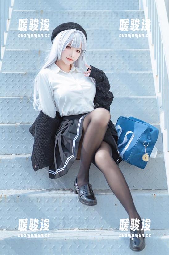 宫本桜的写真更新：这次奥古斯特女仆装，仿佛打开了新世界！