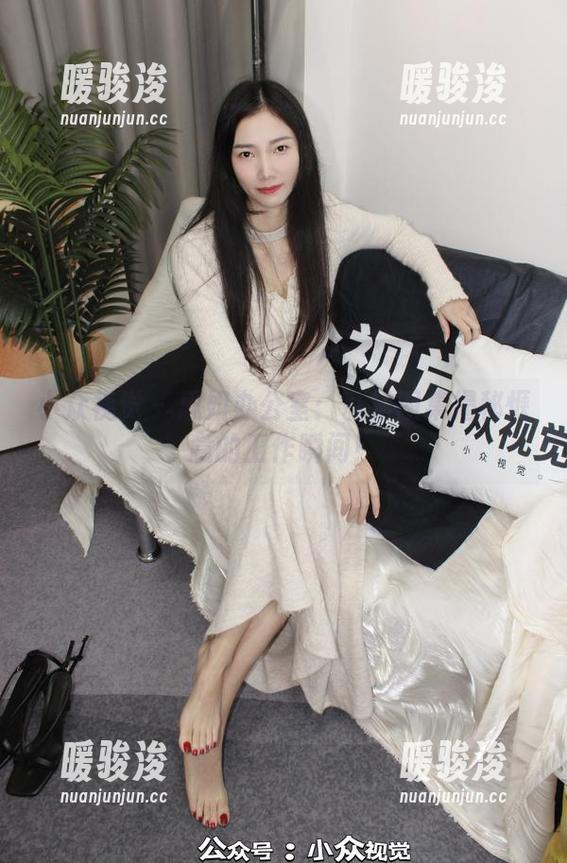 小众视觉 - 思姐办公室：私拍图集揭秘惬意的工作瞬间！