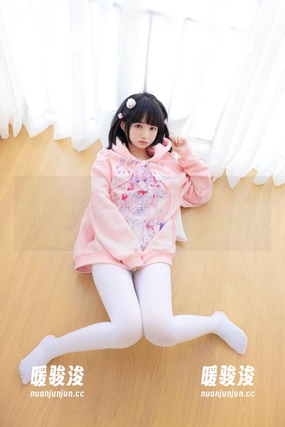 少女秩序 你在找南极冰川的清冷?不,这里是少女秩序的白丝格子裙和满满的热度图片分享!