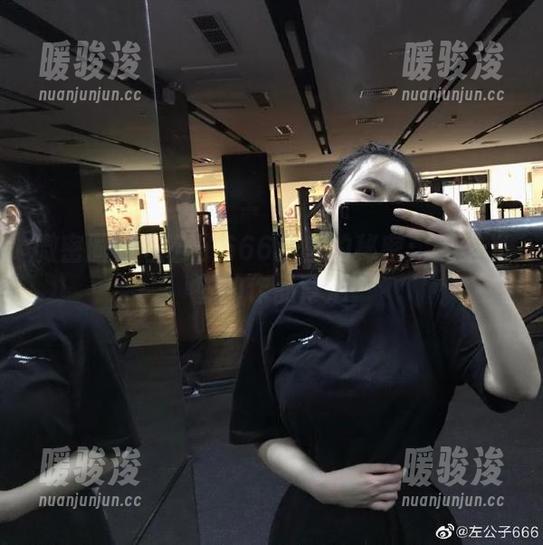 左公子666 微密圈 - 左公子666浴室的秘密:无圣光下的作品背后