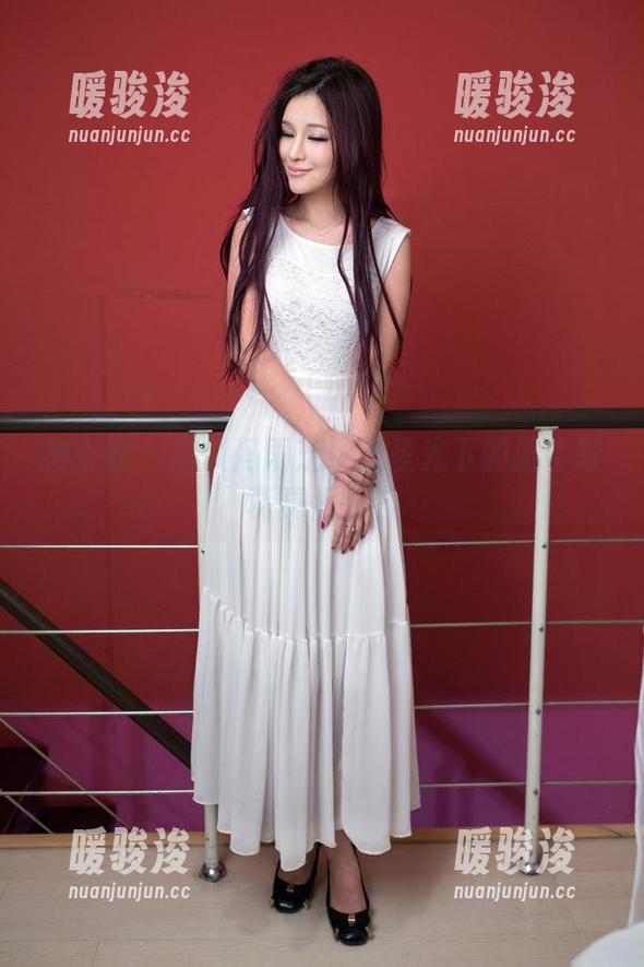 推女郎 - 解锁冯雨芝：无圣光下的奶牛写真真香警告