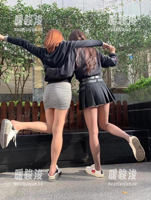 微密圈 - 腿长就是好，快来下载无敌哒小姨妈的超杀资源！