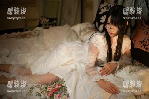 晓美妈清纯写真：你想定制的那个梦中女孩！