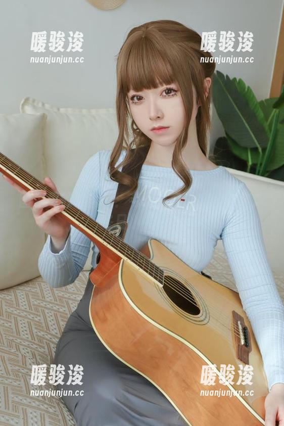 朝雾爱 图库里的朝雾爱:毛绒外套让你瞬间变成冬日小仙女!