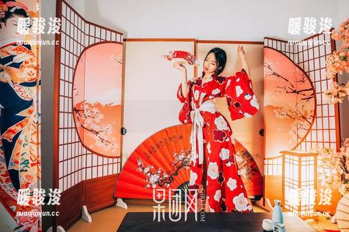 果团网-陈迪娅 果团网 - 套图分享:陈迪娅的制服瞬间,比任何话语都更动人