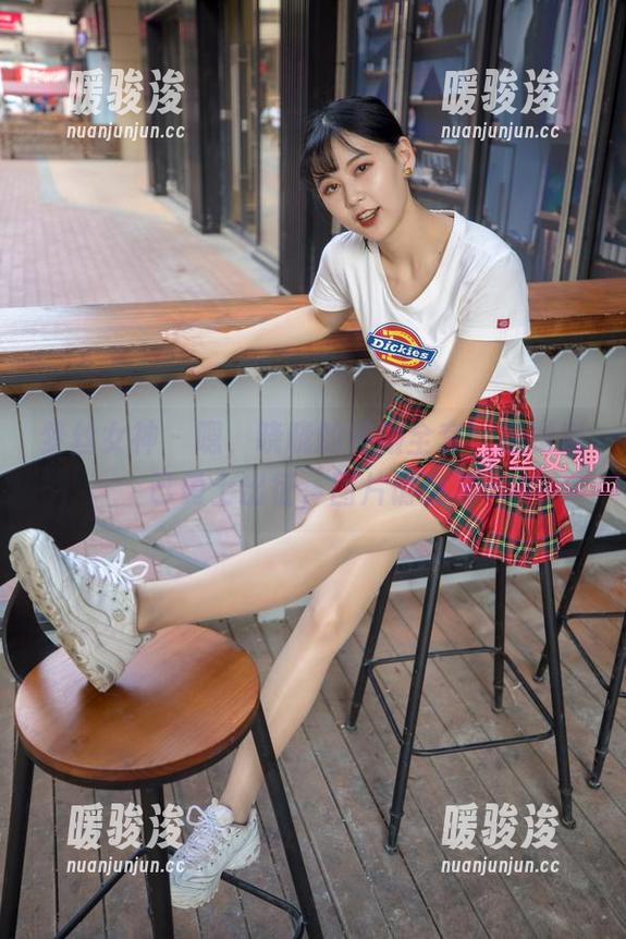 梦丝女神 - 嗯，晓晓的校服全套，感觉自己勇士出征，图片请稍等