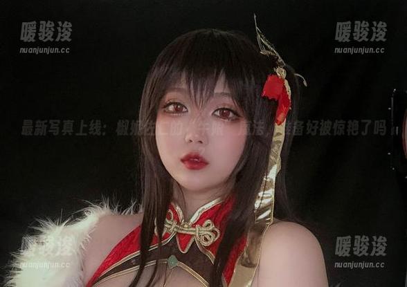 椒妮佐仁 最新写真上线:椒妮佐仁的“牛娘”魔法,准备好被惊艳了吗?