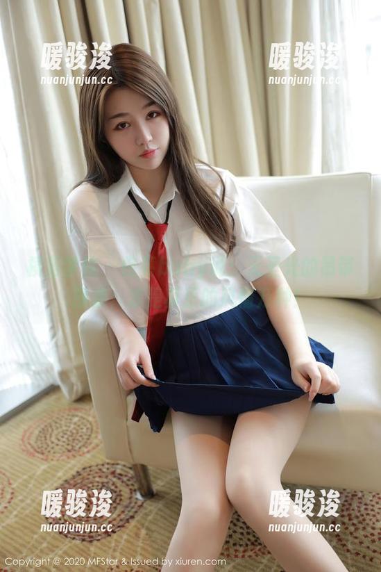 模范学院 - 佟蔓baby说：无圣光的吊带图集，才是真正的风情万种！
