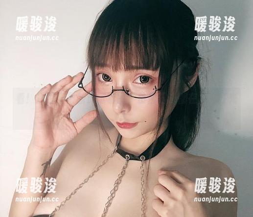 看！次屁啦最新涞觅套图，仿佛阳光都在为她打光！