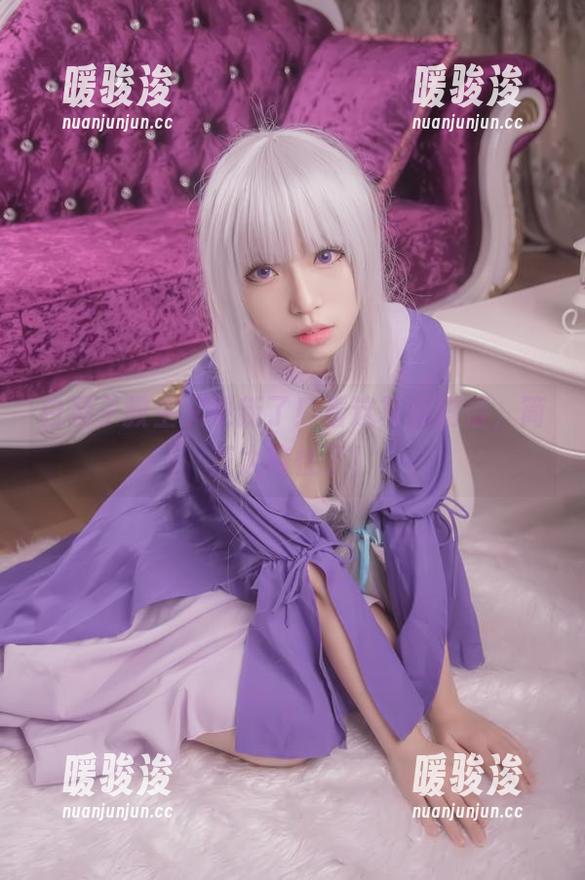 白易子教主又更新了！看这写真剧情，简直太魔性了！