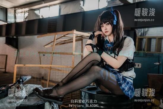 白莉爱吃巧克力 打工女仆cos也疯狂——白莉爱吃巧克力的高清幻梦之旅!