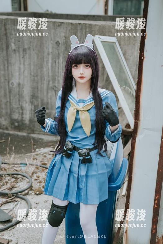 精选白莉爱吃巧克力泳装写真：就是这么不经意又让人心动