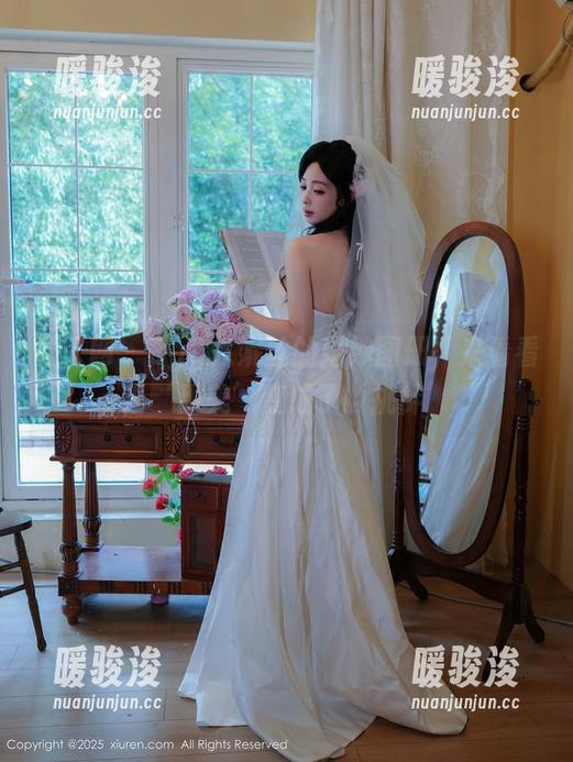秀人网 - Egg尤妮丝的婚纱图册，来看看当‘甜美’变成了‘挑衅’