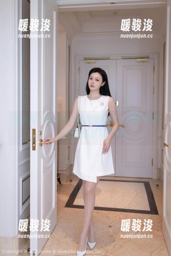 秀人网 - 乔伊joy的自拍时刻：原图分享，光线中的那些微妙
