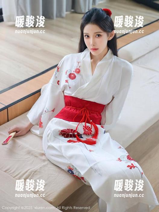 秀人网-周井空 秀人网 - 想说她的连衣裙不错,但周井空的高清图集让我看得迷迷糊糊……