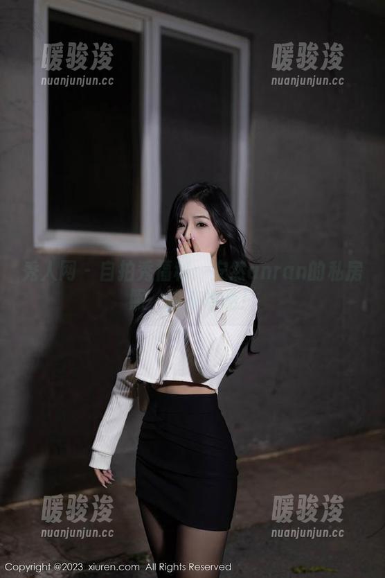 秀人网-安然anran 秀人网 - 自拍秀福利:安然anran的私房照,快来瞧瞧!