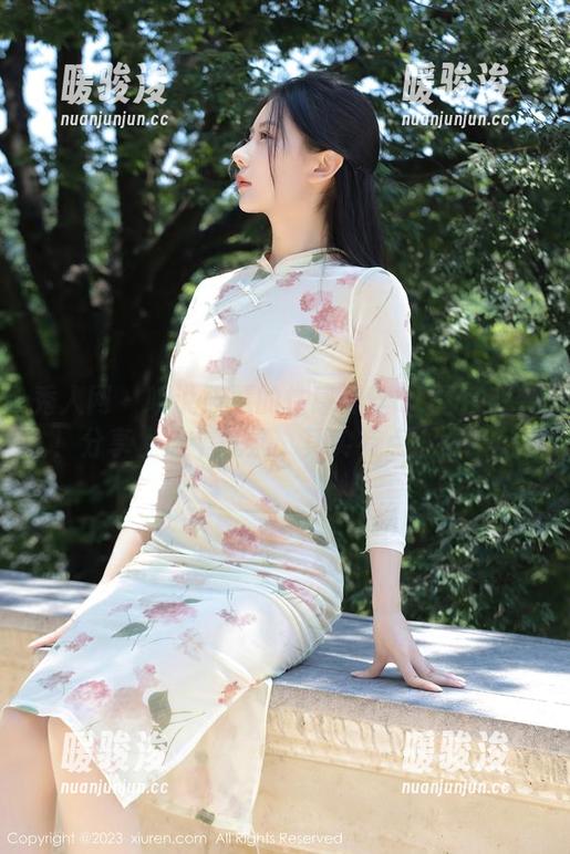 秀人网 - 听说筱慧的性感黑丝OL图包来袭！分享上这个气氛，其实有点小紧张。