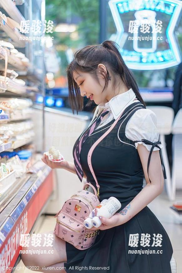 秀人网 - 好想把谢小蒽的蕾丝全集搬回家，原图照骗？不说你也知道！