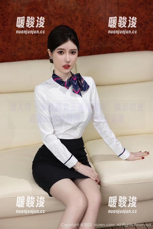 秀人网 - 邹晶晶女王清纯图包：像是阳光洒落的那缕微风，轻柔且温暖
