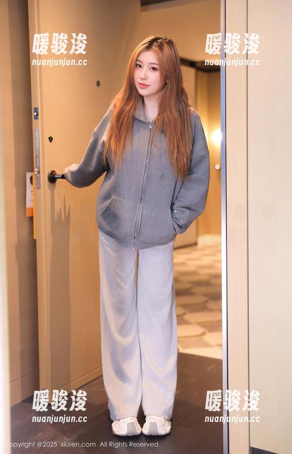 秀人网 - 雯大王susie最新旗袍图集，穿上这种衣服是不是都能走红毯啊？