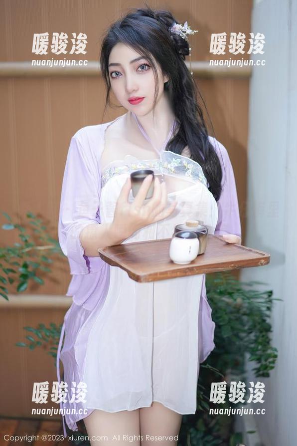 秀人网-鱼子酱fish 秀人网 - 鱼子酱fish的写真集:牛仔裤里的撩人瞬间和不经意的美