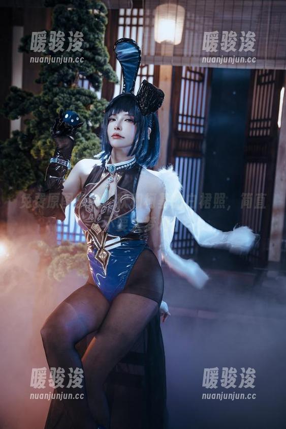 免费原图来袭！秋和柯基的白裙照，简直不要太梦幻。