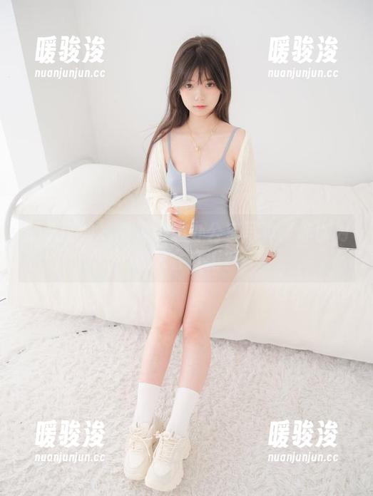 紧急企划 - 高清小恩办公室写真：你以为我只会打工？